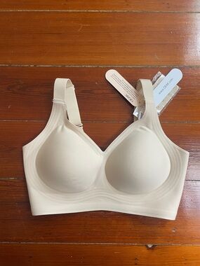 NWT Oeak Seamless Support Wireless Bra Nude Skin Tone Wide Side Band Sz S 💚🎀
